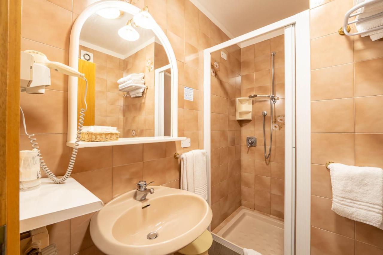Hotel Italia Canazei Extérieur photo