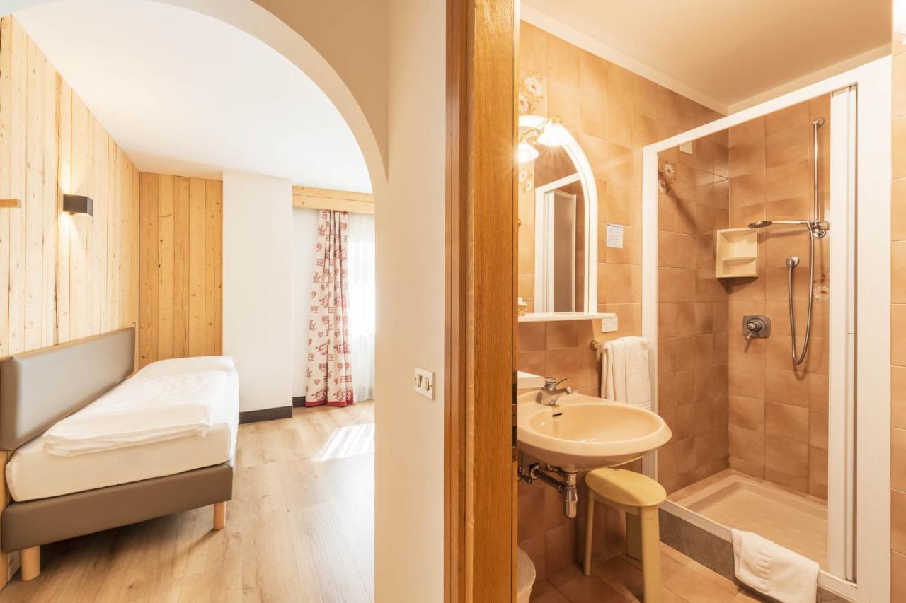 Hotel Italia Canazei Extérieur photo