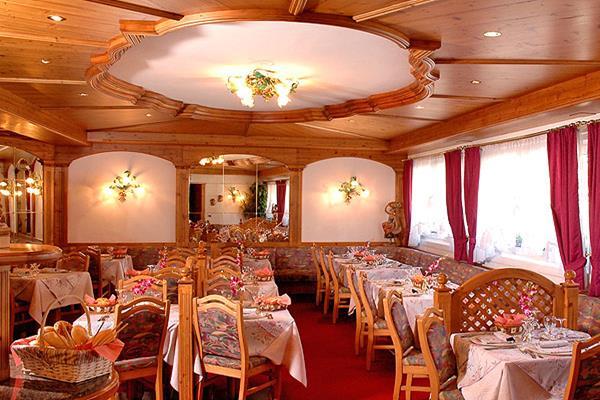 Hotel Italia Canazei Extérieur photo